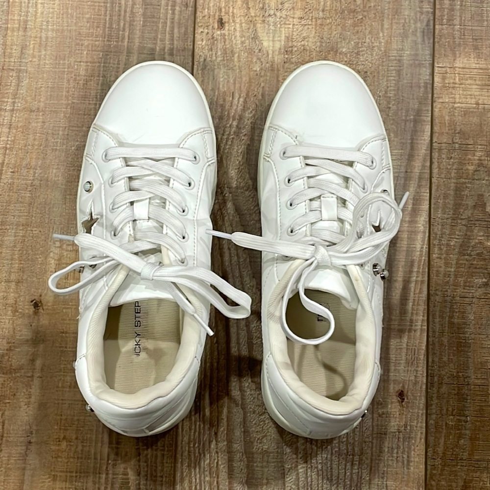 White Lucky Step Size 8 Sneakers